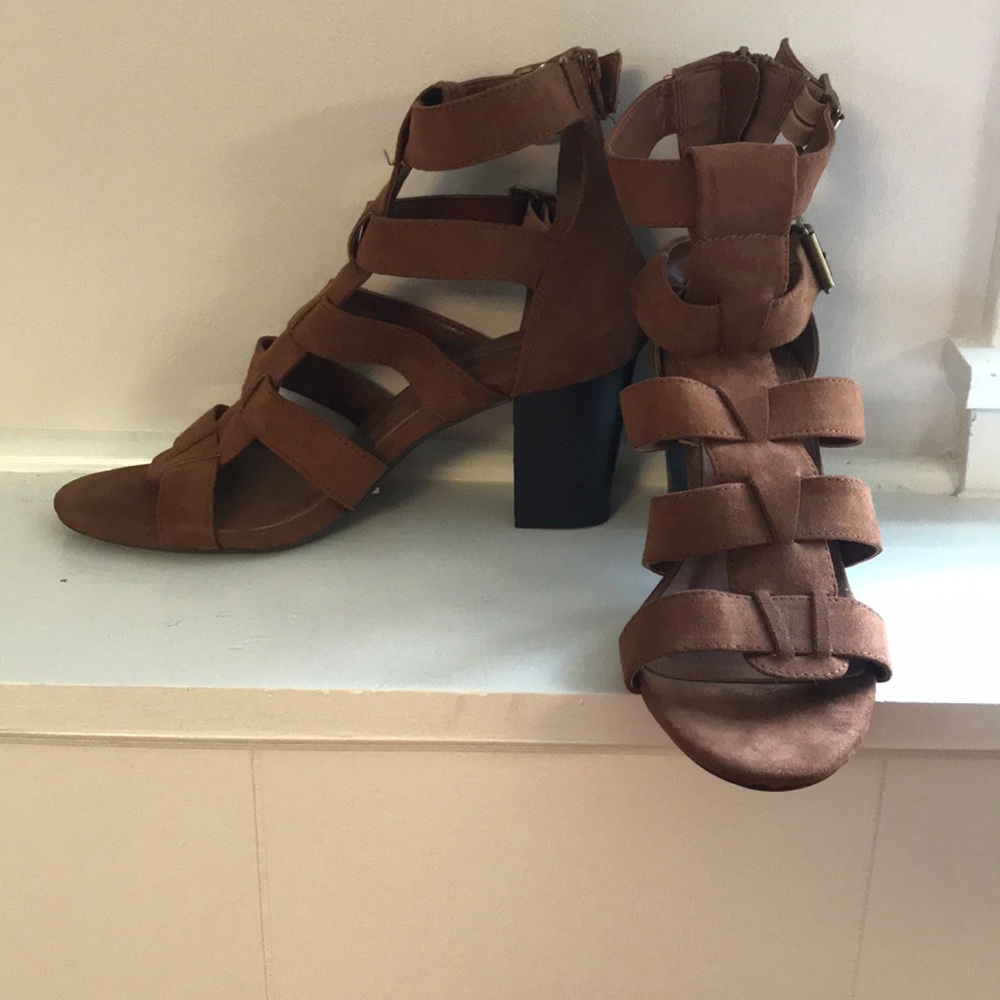 🌟🌟F O R E V E R   21  SHOES 👡👡 - Picture 2 of 6